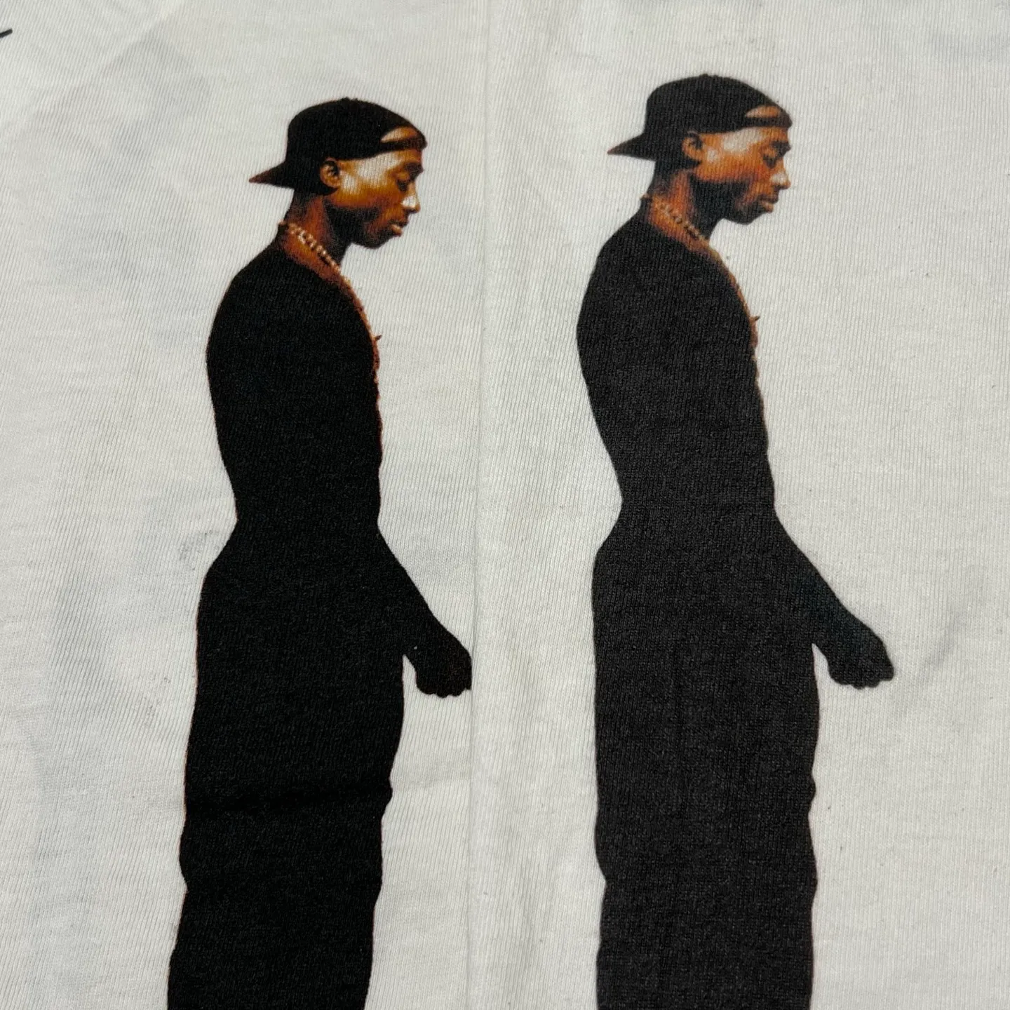 Printing and patterning SAINT Mxxxxxx × PAC 2PC_SS TEE/2PAC/WHT 2PAC co-branded 2PAC rapper TEE off-white S-XL This season's hottest and most important co-branded series is undoubtedly the 2PAC co-branded. The eternal god in the rap industry. 2PAC fans must invest in it. Accessories are in full range. 2PAC co-branded main label/co-branded wash label/SAINT black main label/little angel anti-counterfeiting label